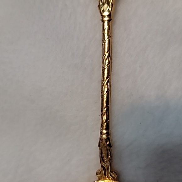 Egypt Souvenir Spoon gold tone enameled pyramid Nile scene. - Picture 5 of 7